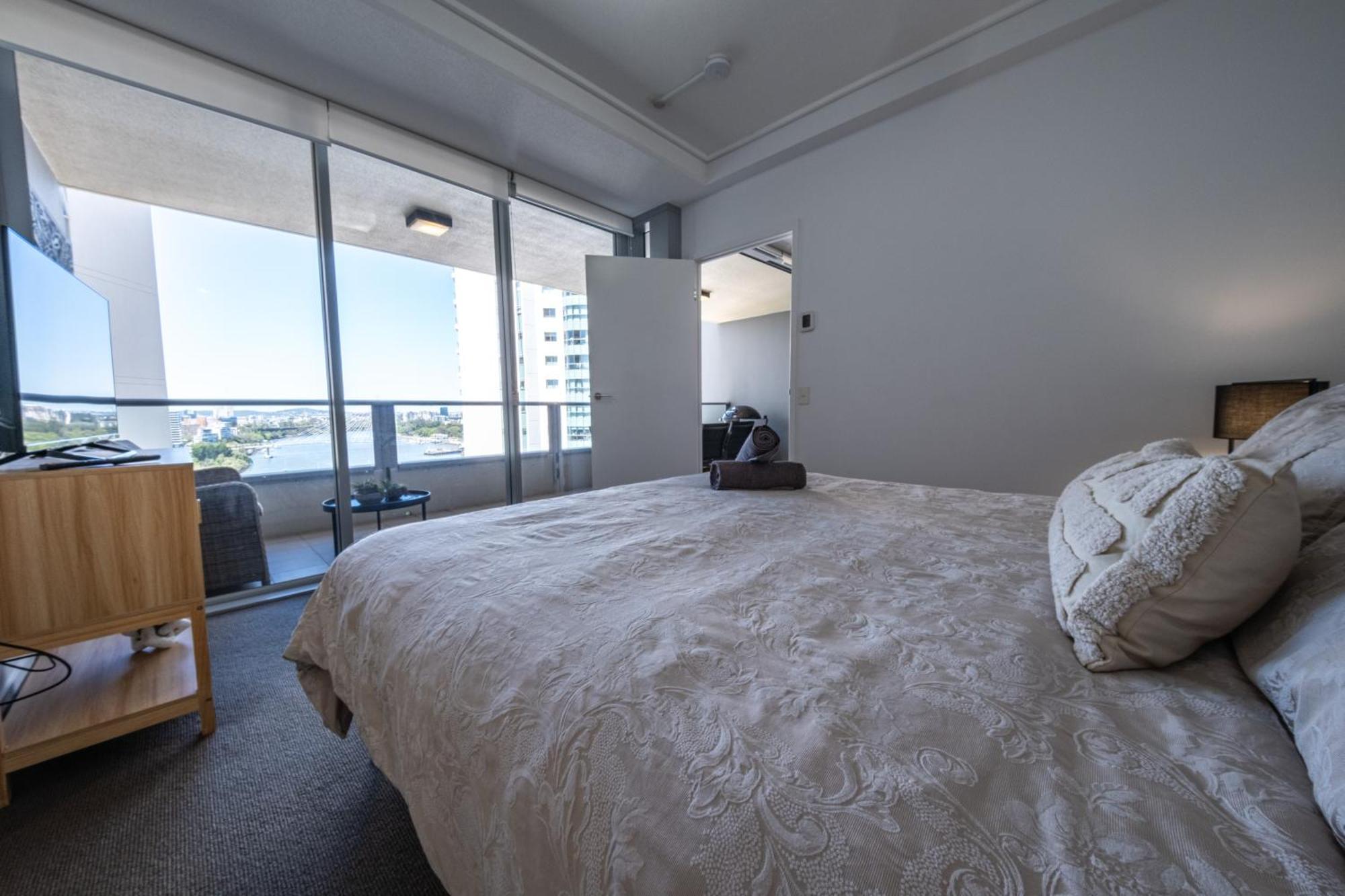 Brisbane City Luxury Riverfront Apartments Exterior photo